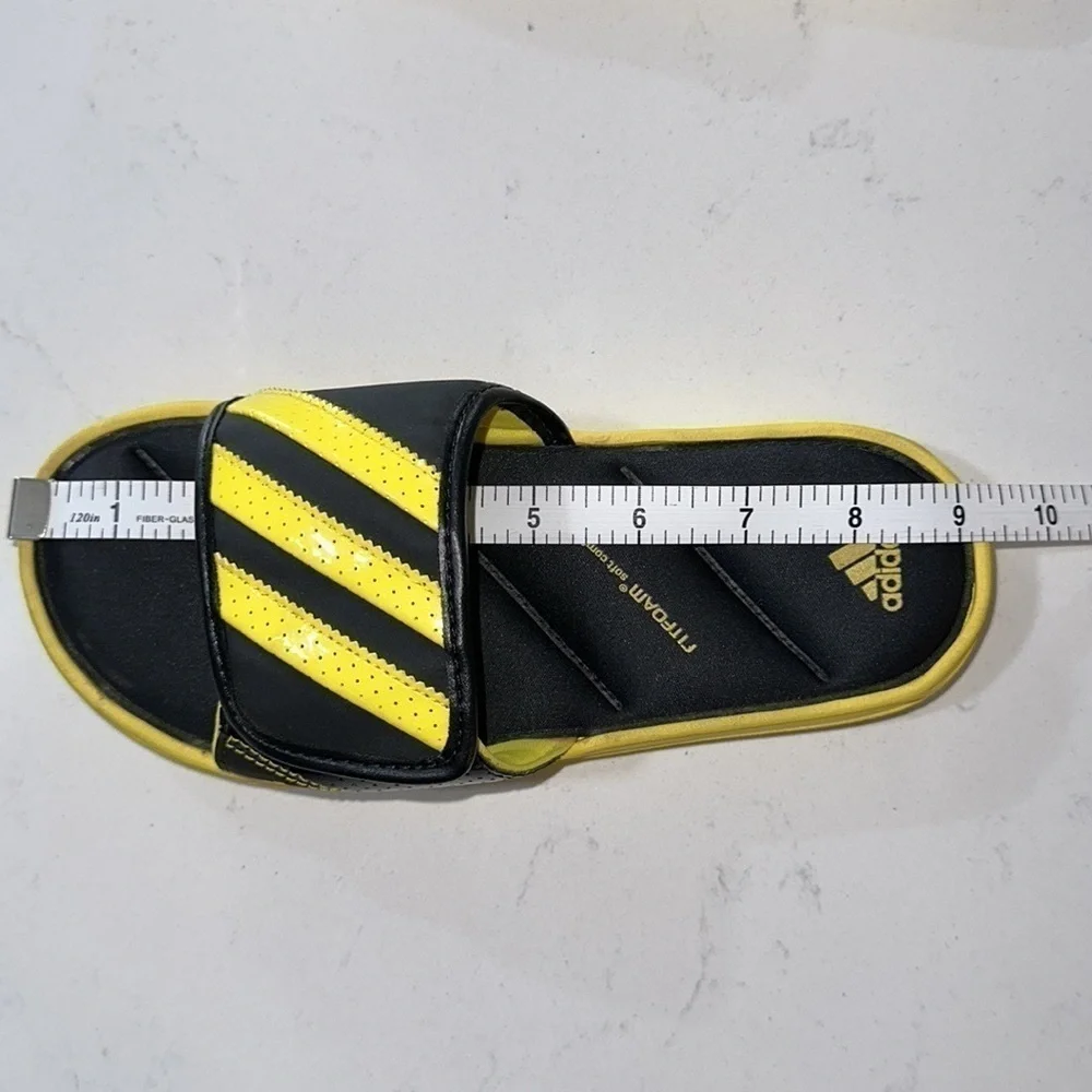 Kid’s Adidas Fit Foam Slip-On Sandals - EUC - Size 3